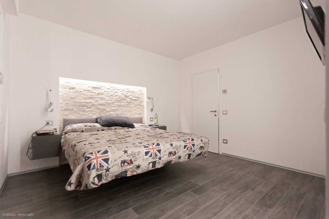 Casa PS - camera matrimoniale con letto "galleggiante"